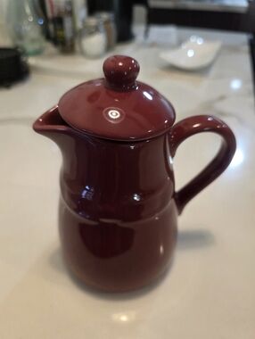 Longaberger, pottery, pitcher or creamer, paprika red 5' 20 Oz